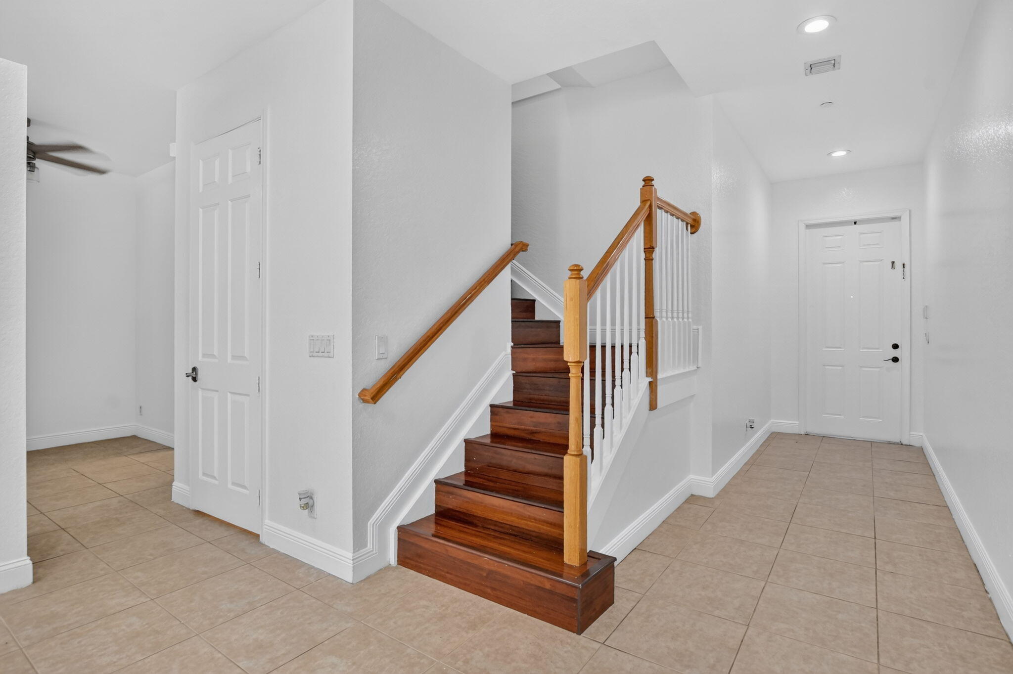 CARRIAGE POINTE - Residential