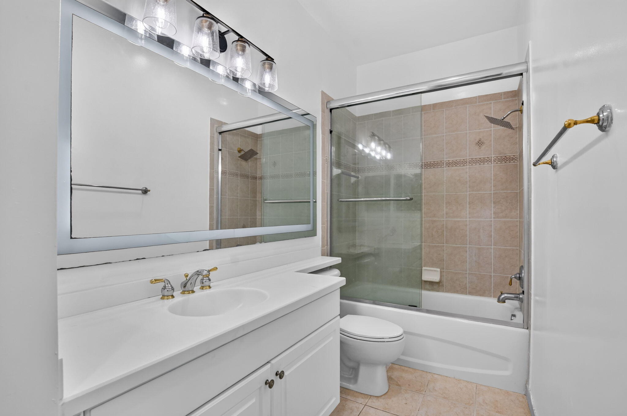 CARRIAGE POINTE - Residential