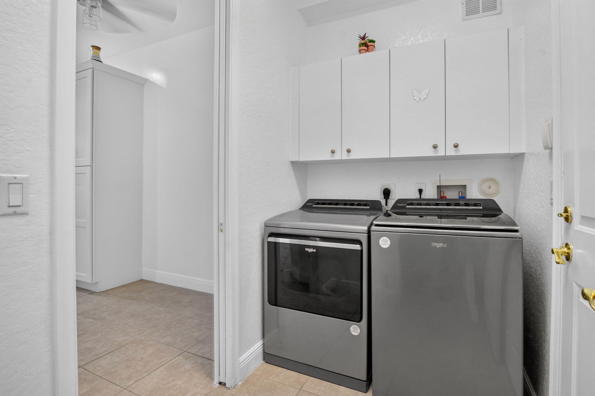 CARRIAGE POINTE - Residential