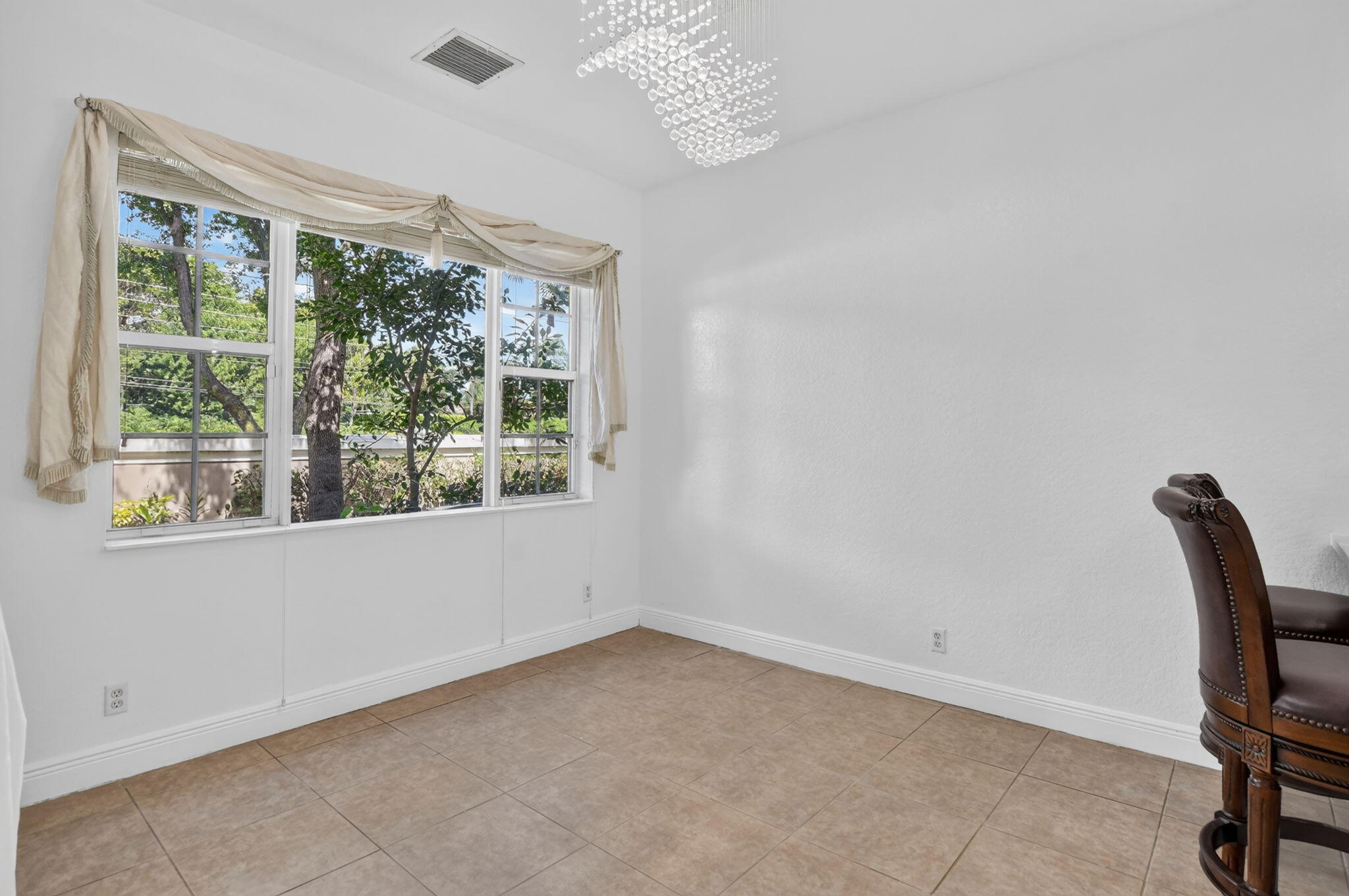 CARRIAGE POINTE - Residential