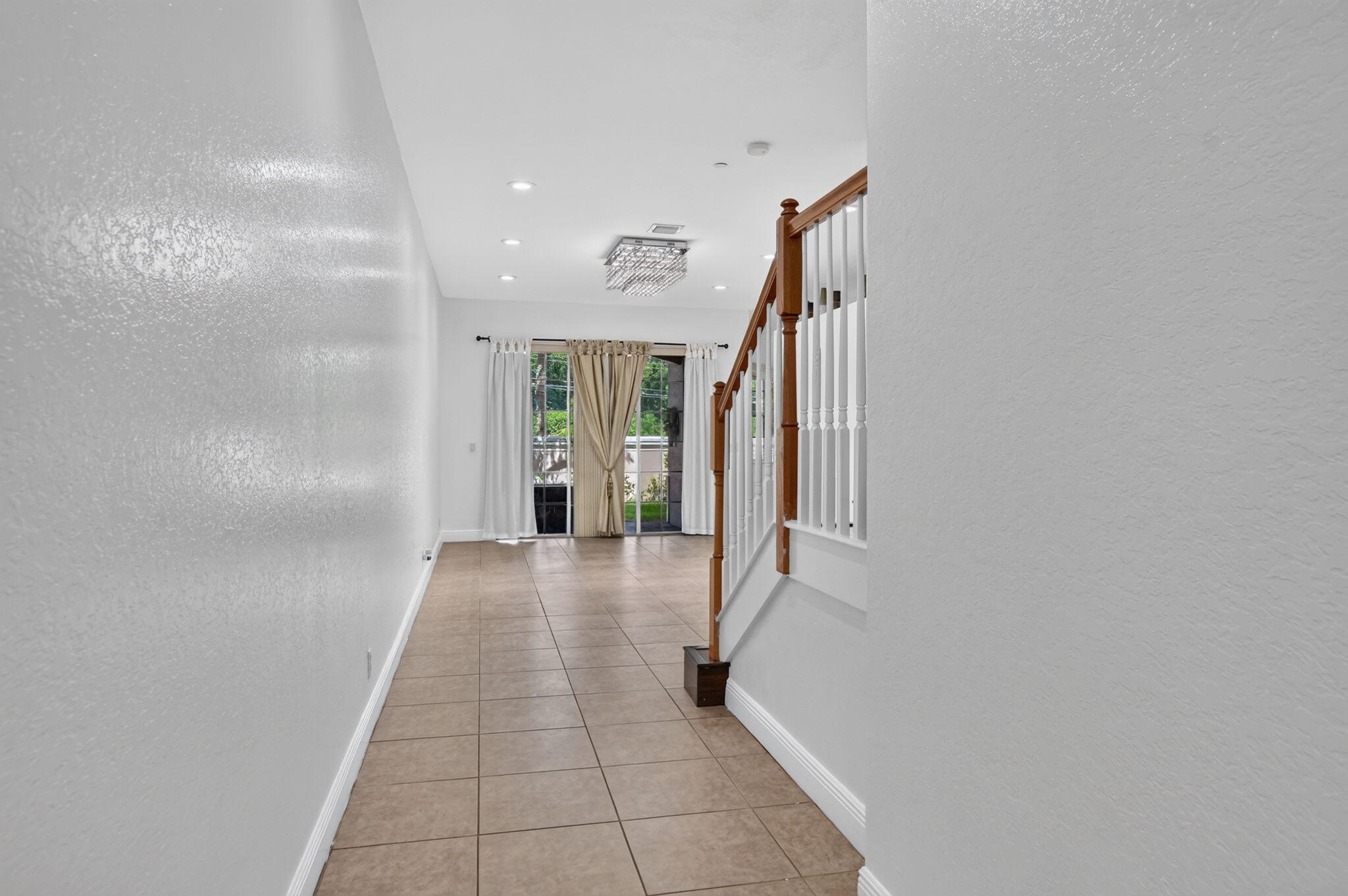 CARRIAGE POINTE - Residential