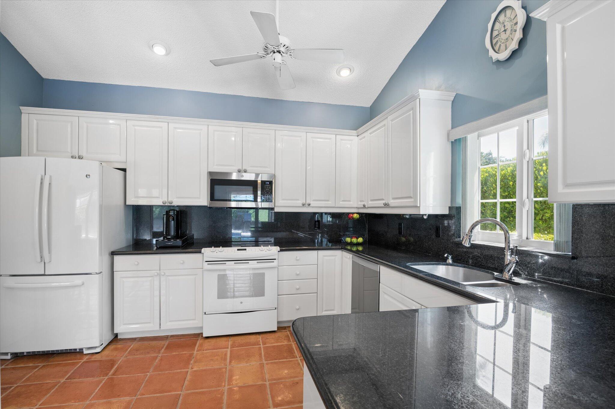 BOCA GREENS 8 - Residential