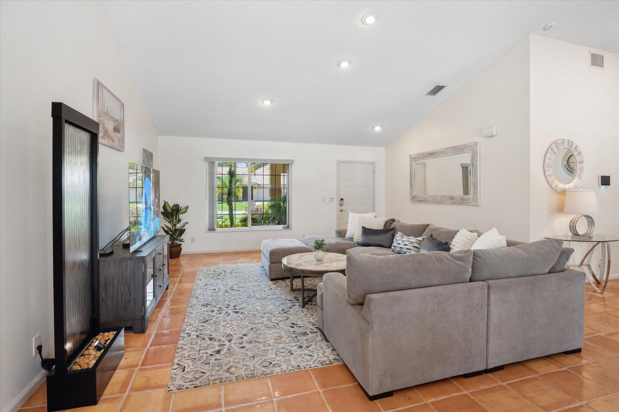 BOCA GREENS 8 - Residential