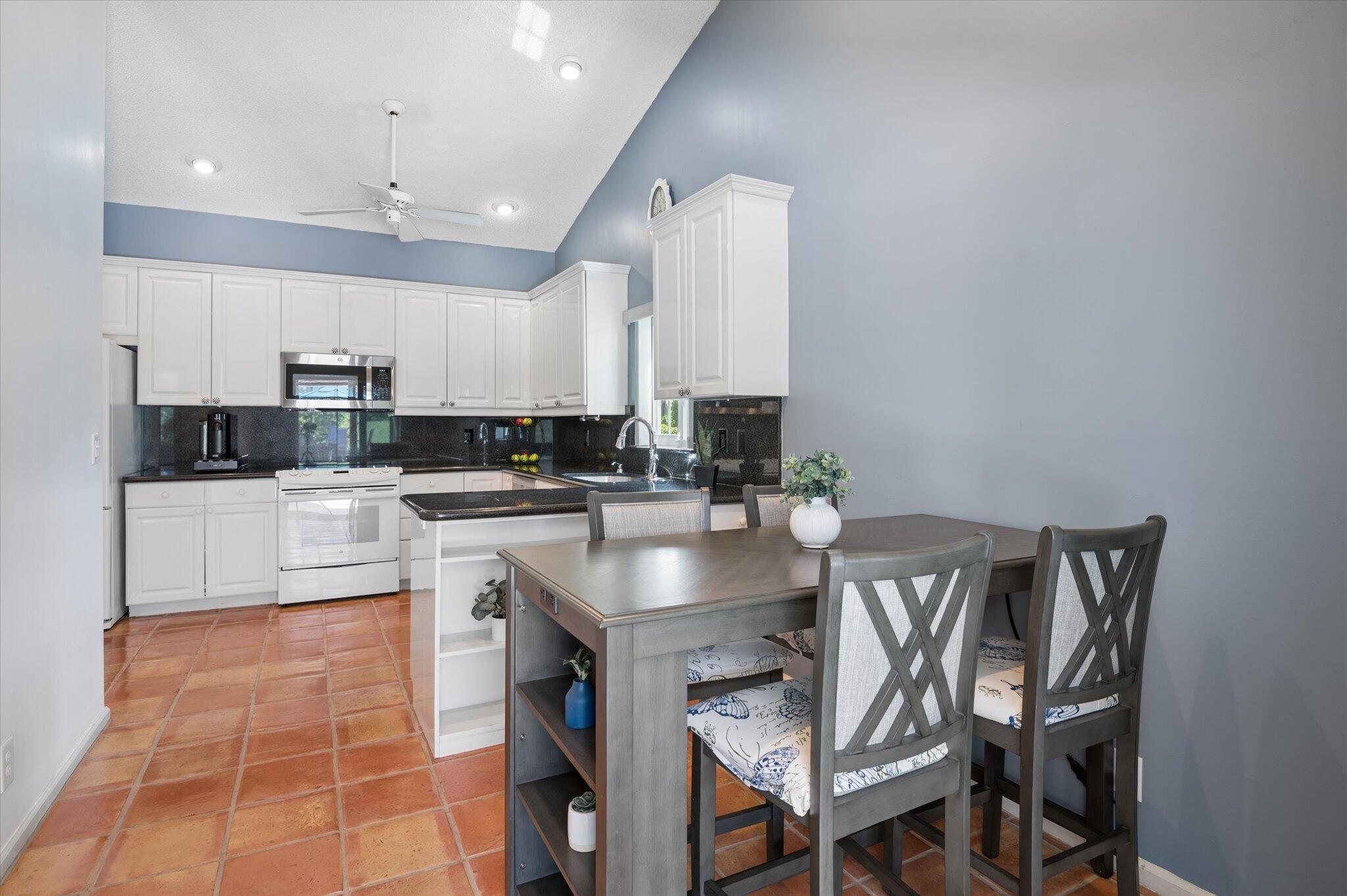BOCA GREENS 8 - Residential