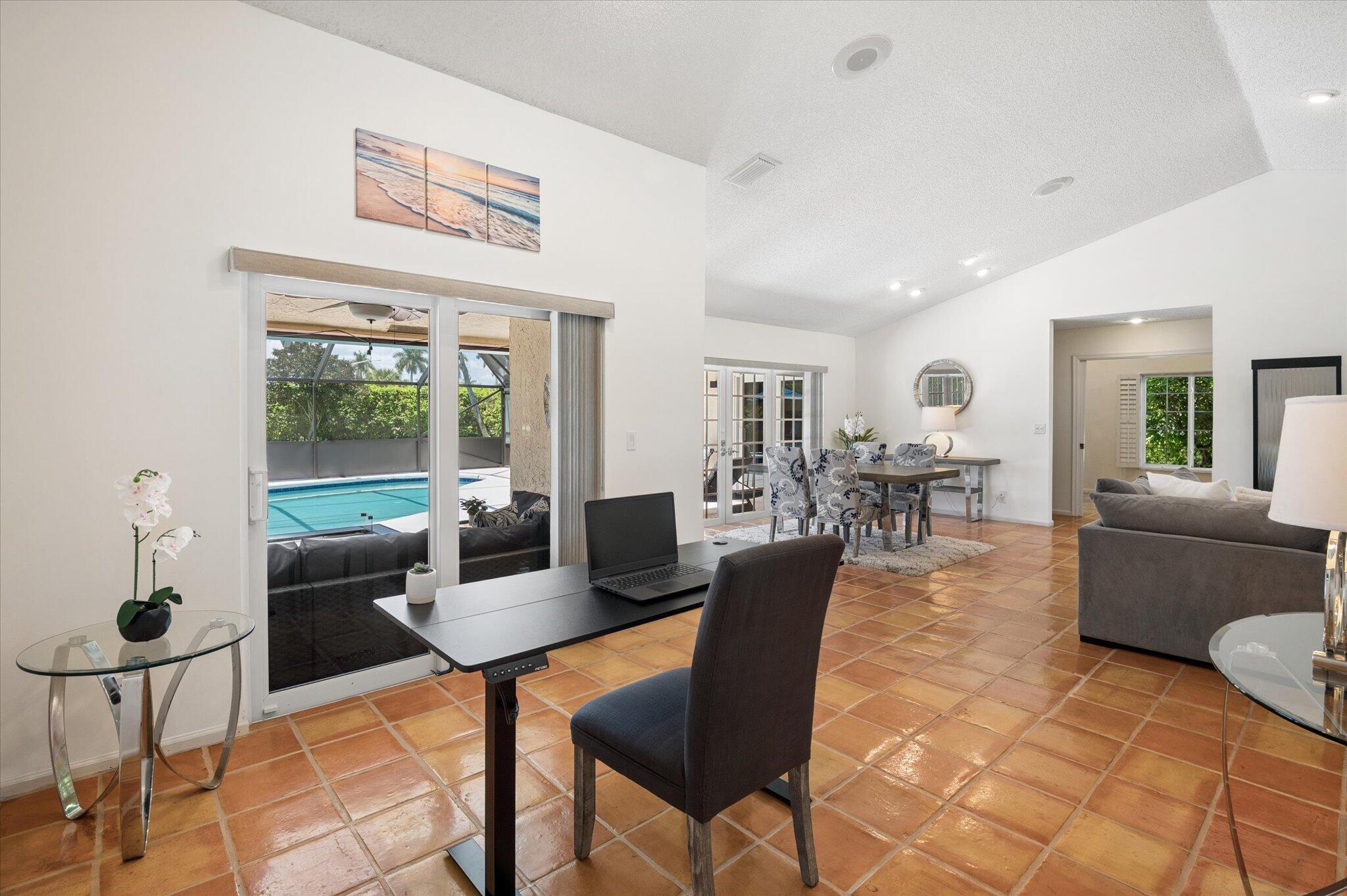 BOCA GREENS 8 - Residential