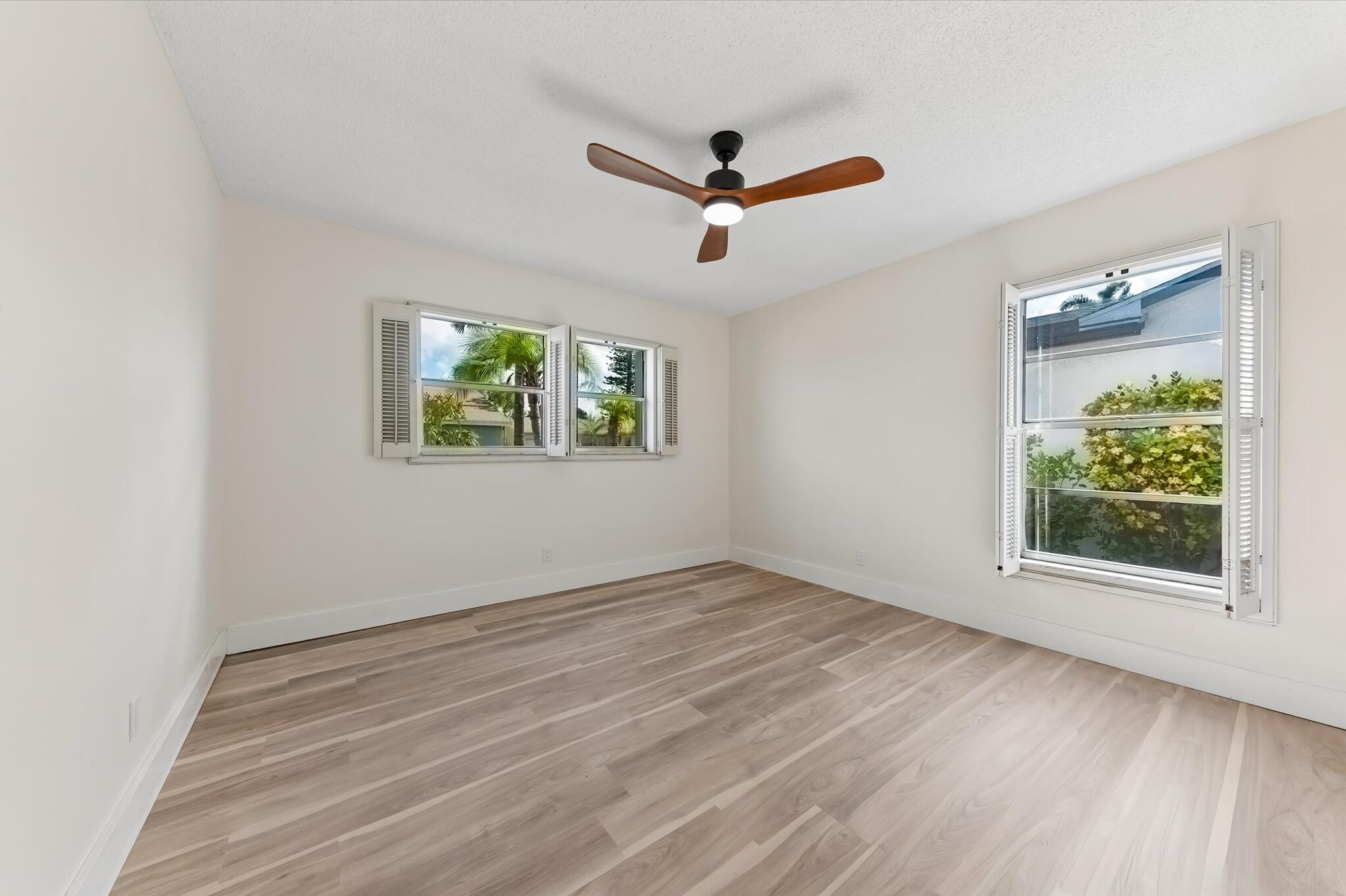 LUCERNE LAKES HOMES VILLAGE I 6TH ADD - Residential