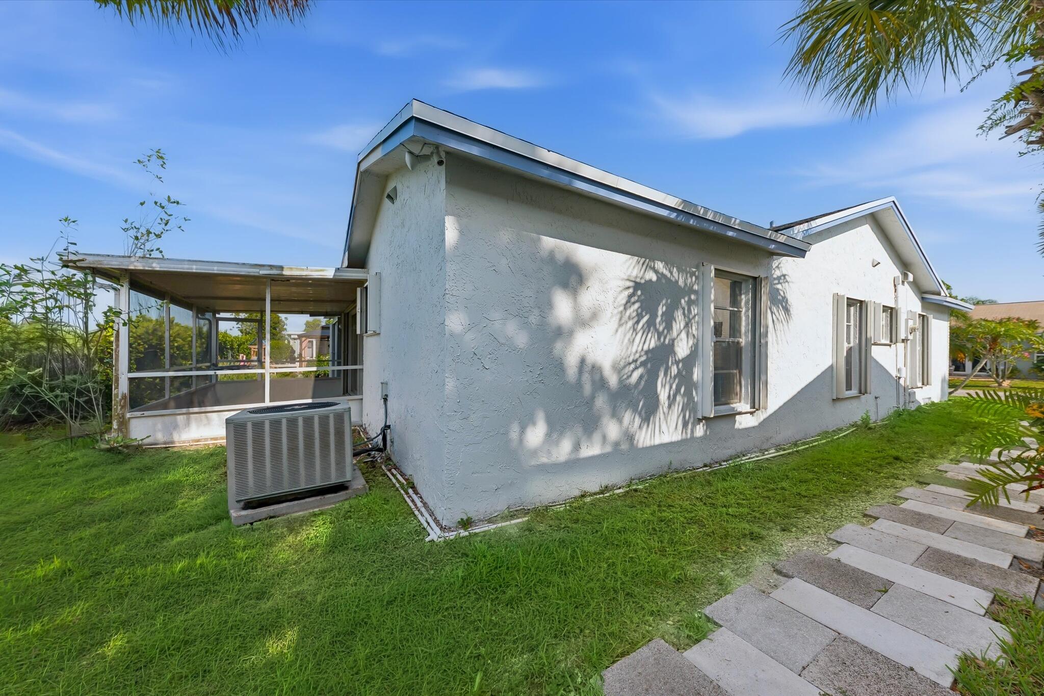 LUCERNE LAKES HOMES VILLAGE I 6TH ADD - Residential