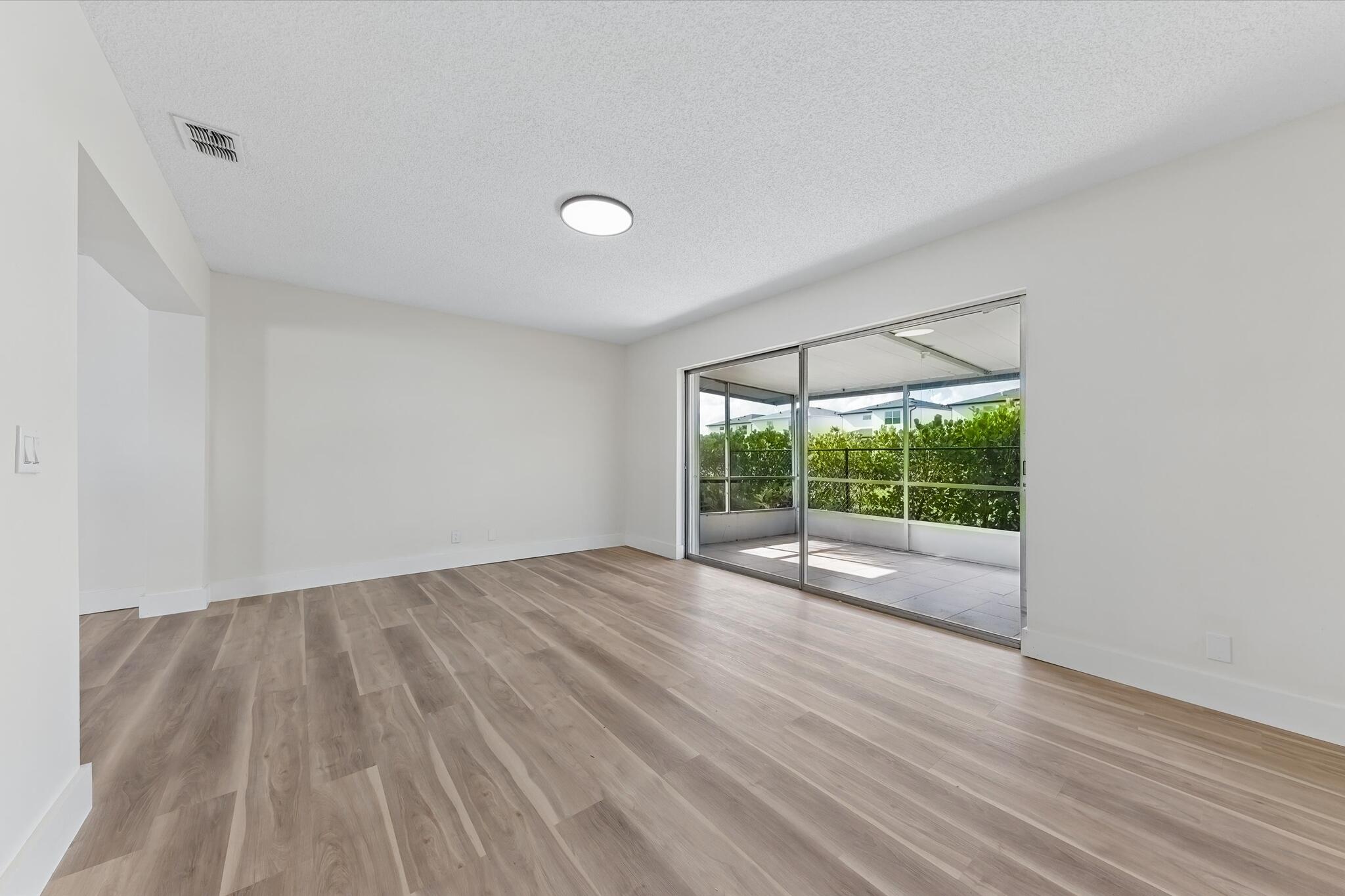 LUCERNE LAKES HOMES VILLAGE I 6TH ADD - Residential