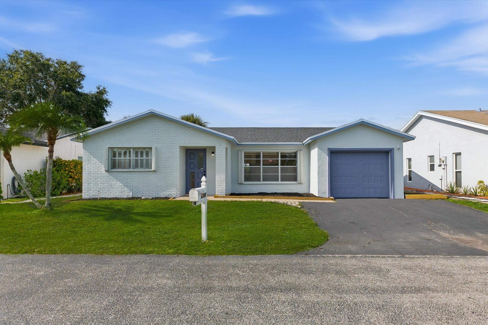 LUCERNE LAKES HOMES VILLAGE I 6TH ADD - Residential