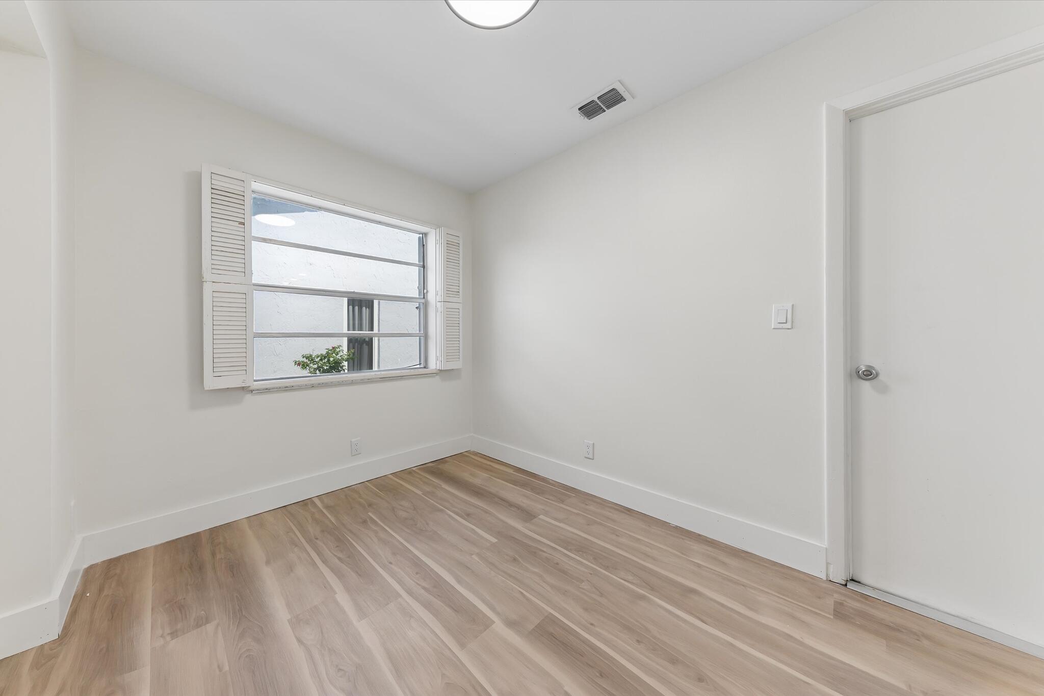 LUCERNE LAKES HOMES VILLAGE I 6TH ADD - Residential