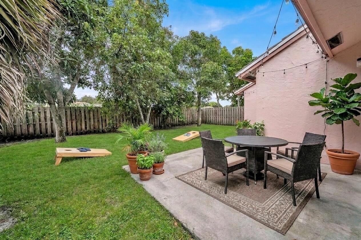 STRAWBERRY LAKES 4 - Residential Lease