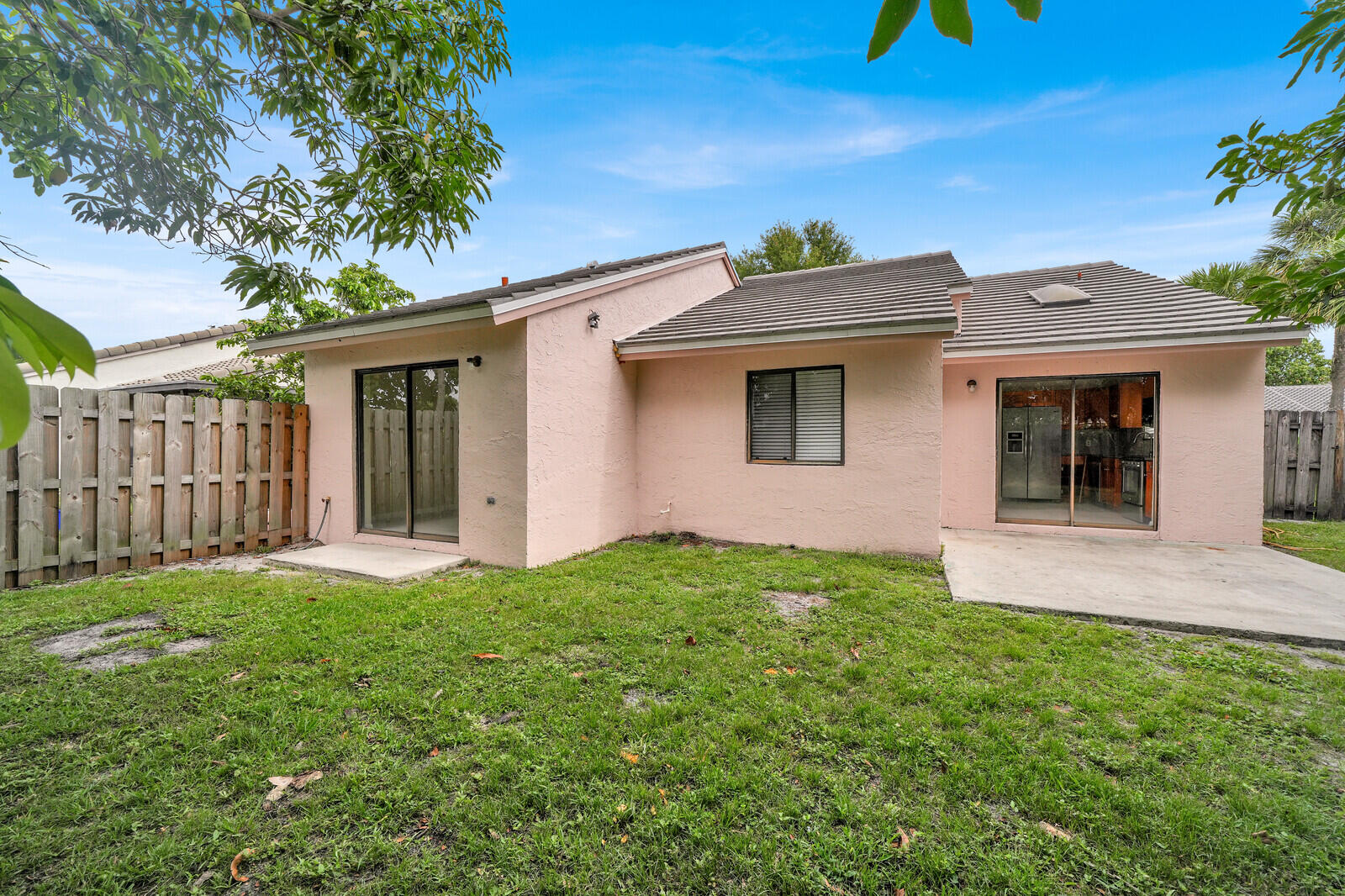 STRAWBERRY LAKES 4 - Residential Lease