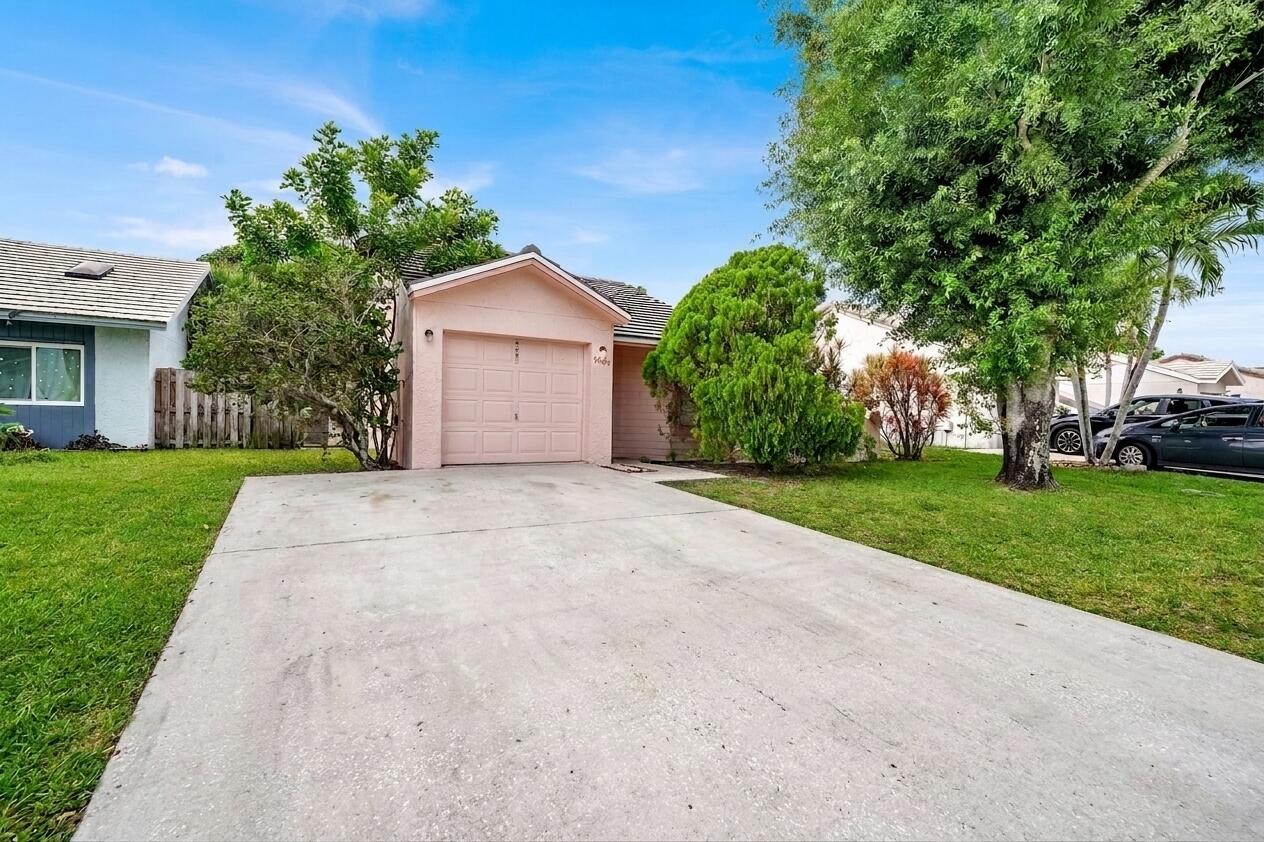 STRAWBERRY LAKES 4 - Residential Lease