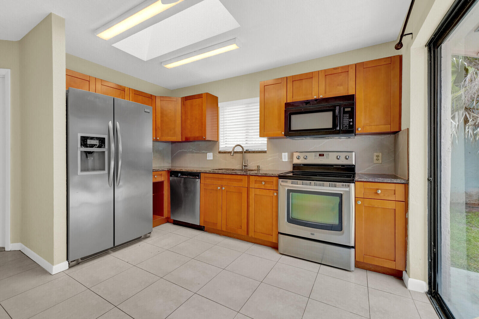 STRAWBERRY LAKES 4 - Residential Lease