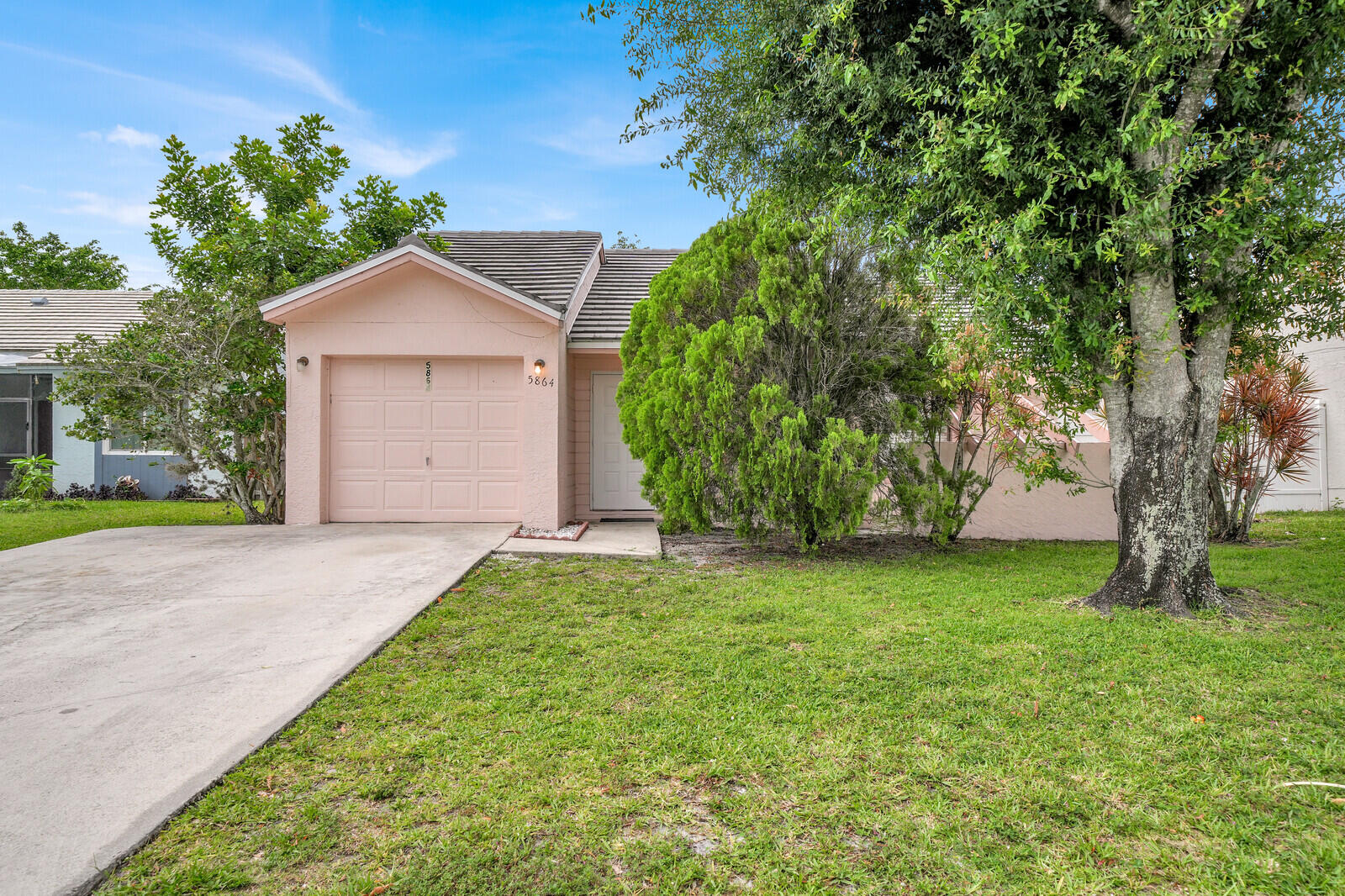 STRAWBERRY LAKES 4 - Residential Lease