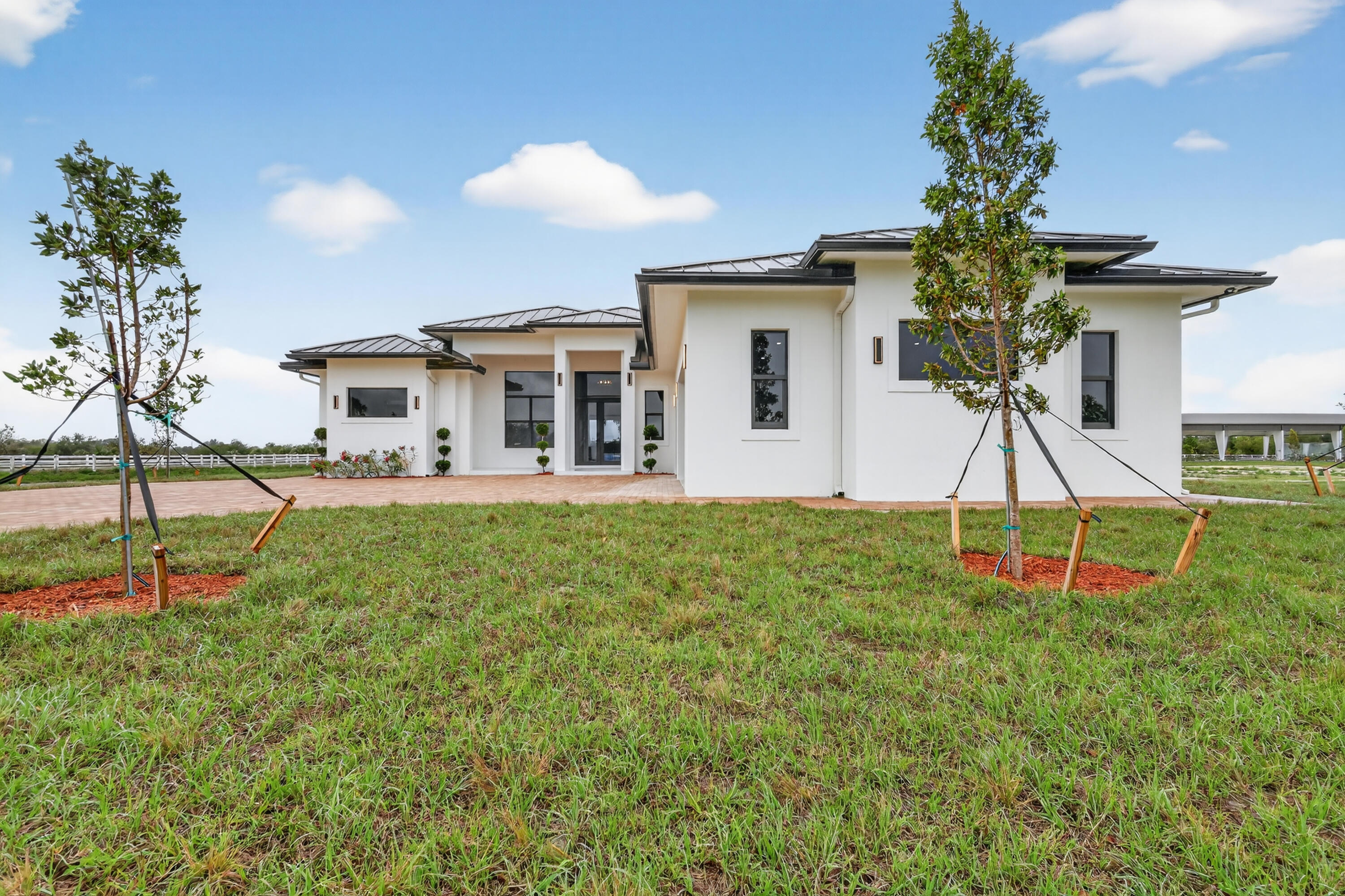 WHITE FENCES EQUESTRIAN ESTATES 1 - Residential