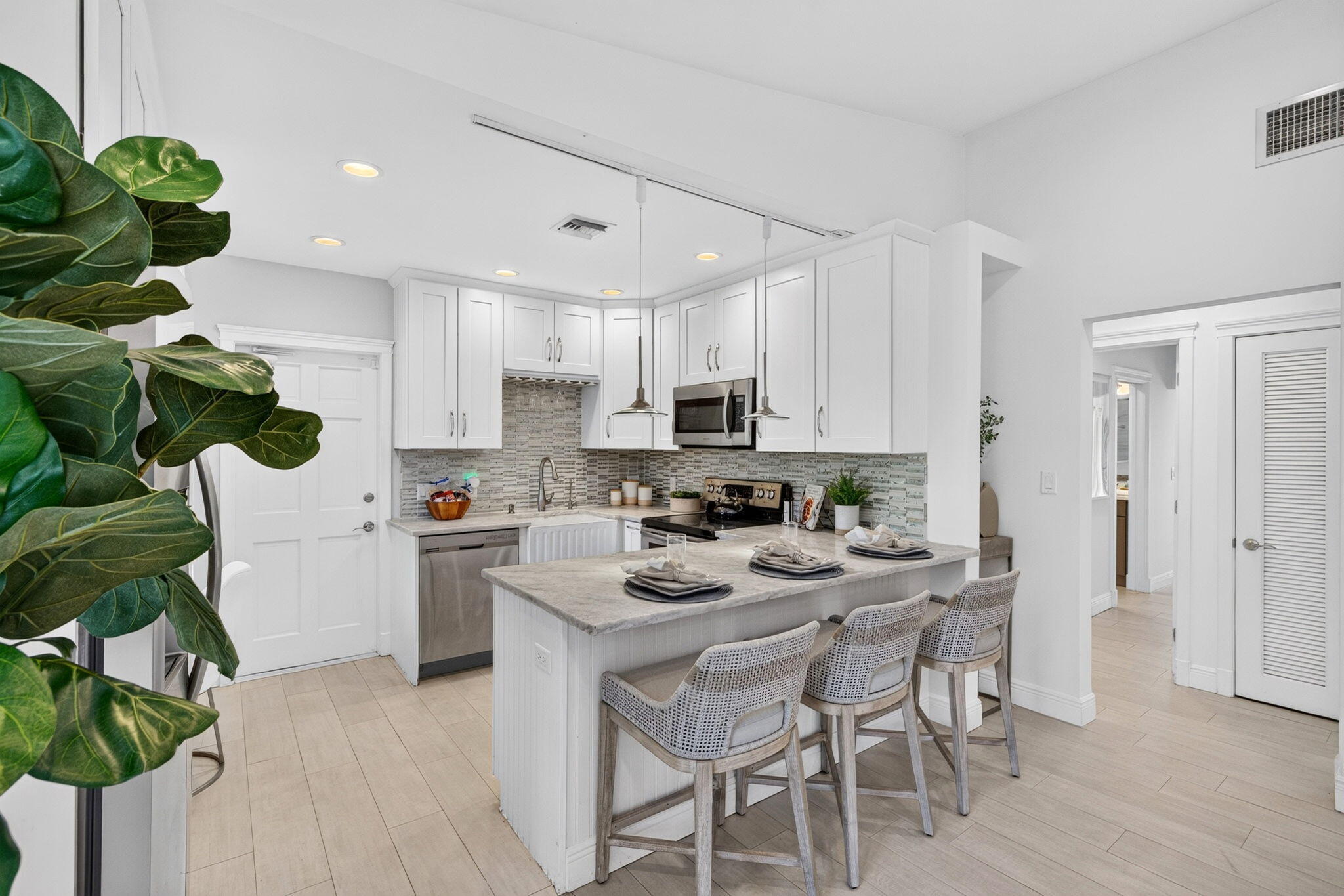 LAUDERDALE HARBORS - Residential
