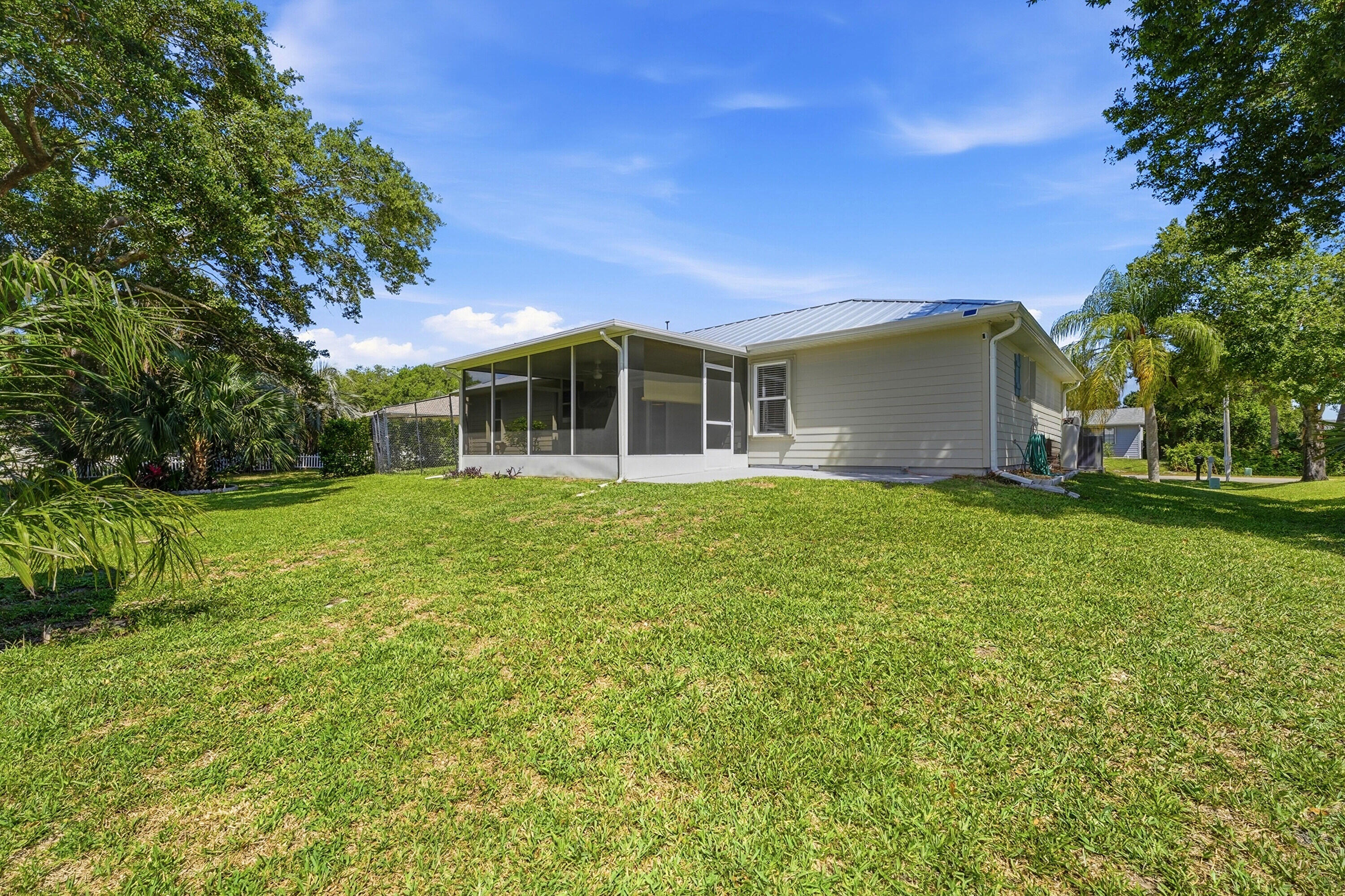 SEBASTIAN HIGHLANDS UNIT 10 - Residential
