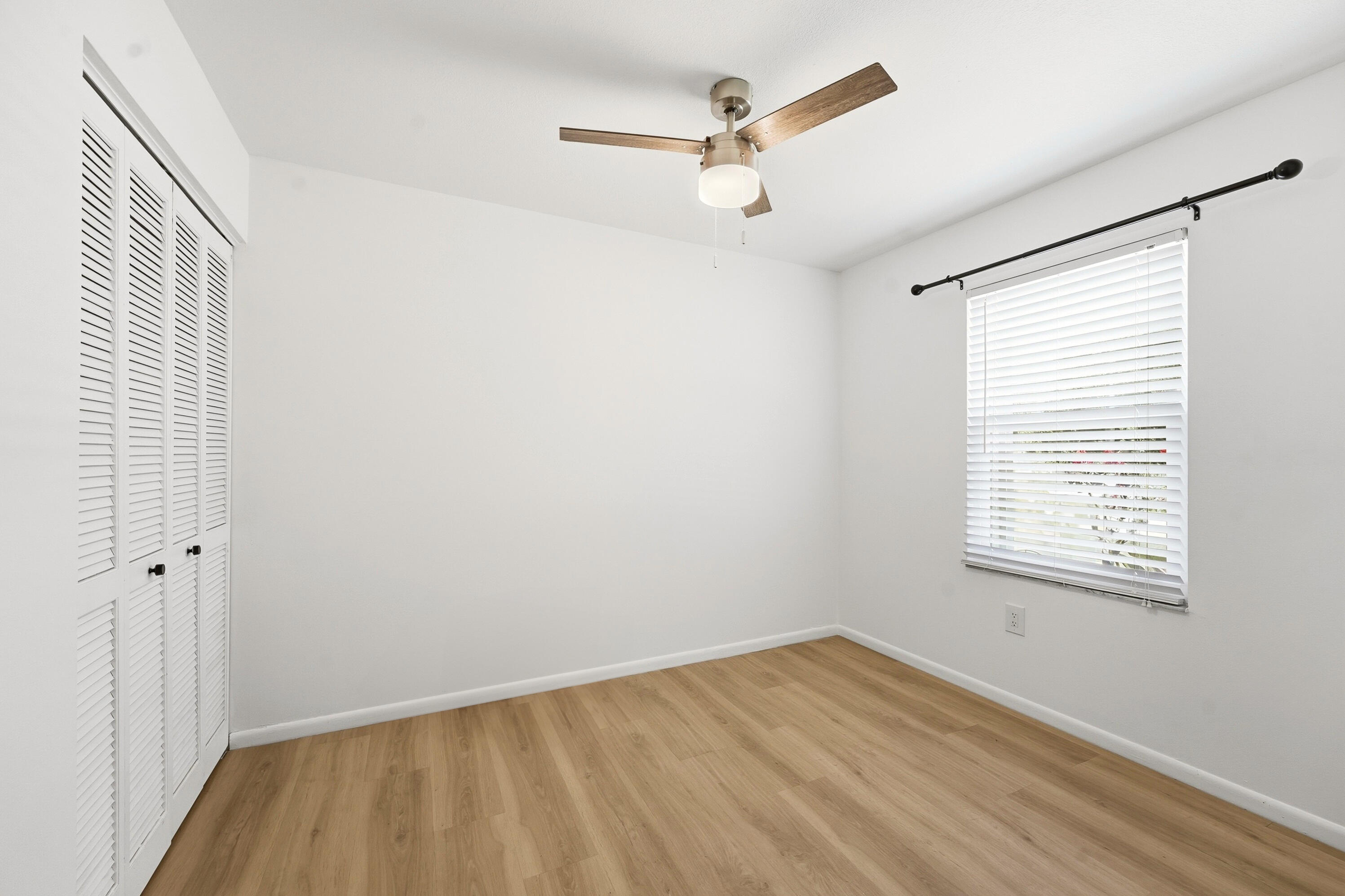 SEBASTIAN HIGHLANDS UNIT 10 - Residential