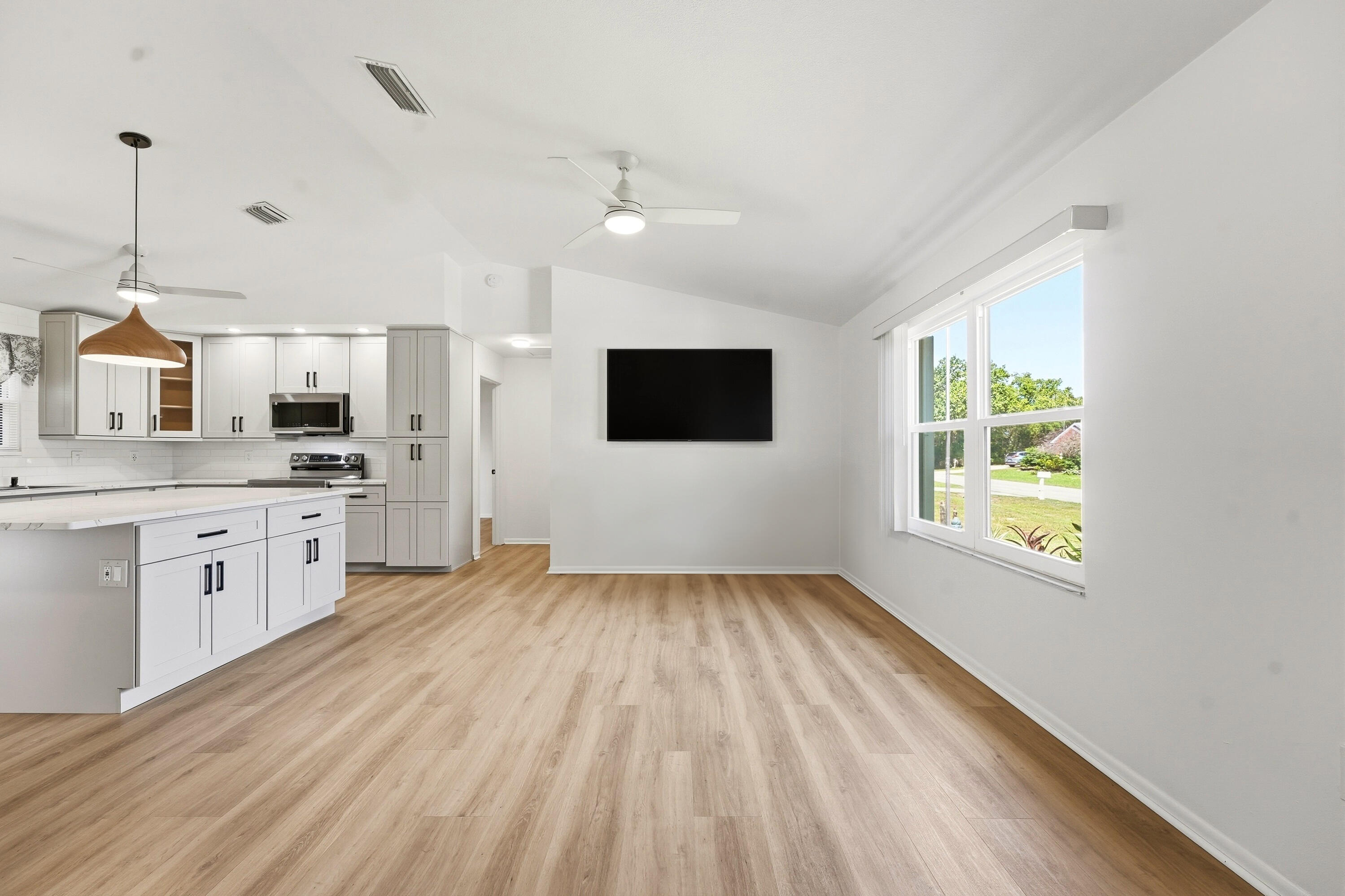 SEBASTIAN HIGHLANDS UNIT 10 - Residential