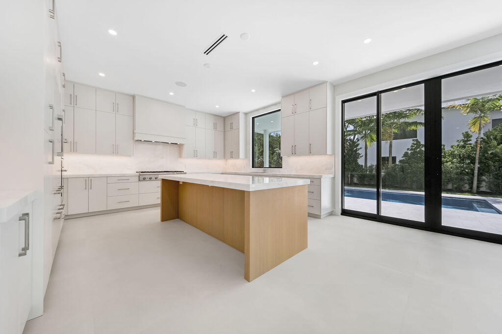 RIO VISTA ISLES - Residential