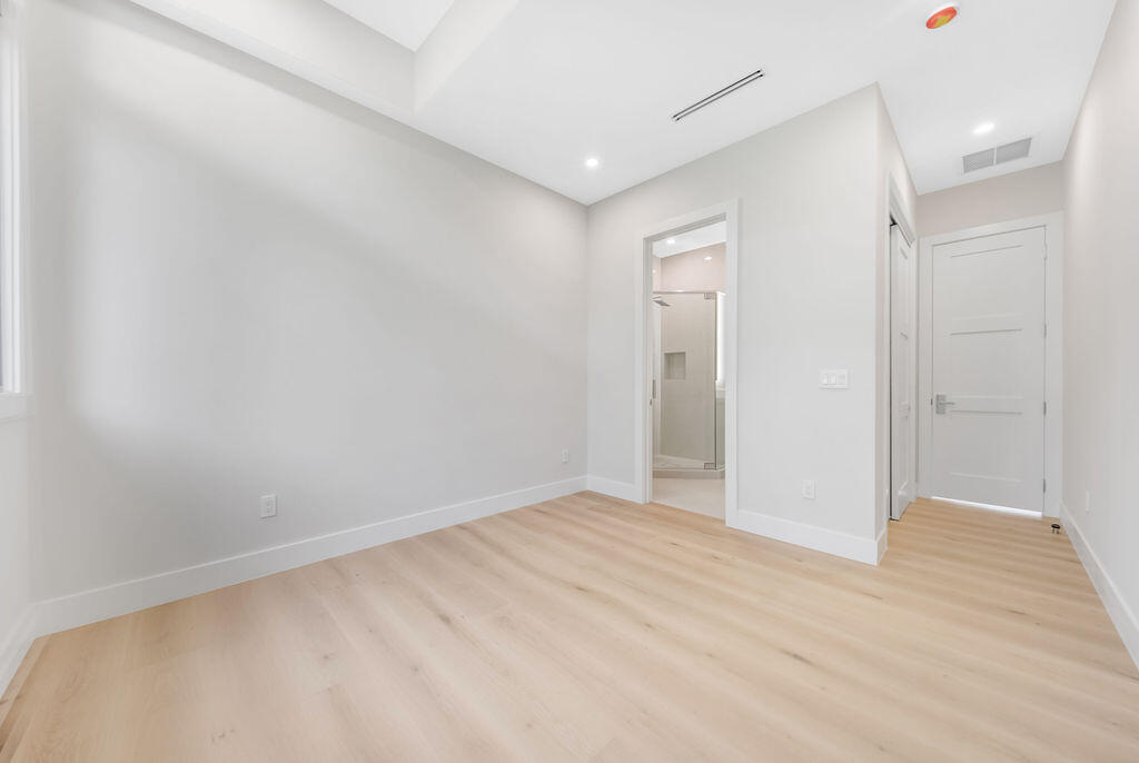 RIO VISTA ISLES - Residential