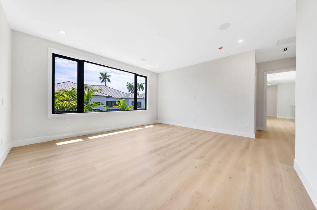 RIO VISTA ISLES - Residential