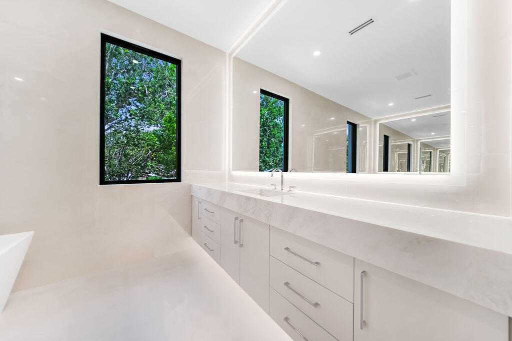 RIO VISTA ISLES - Residential