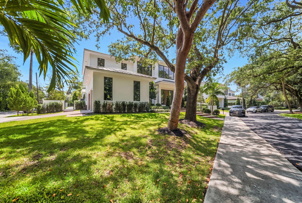RIO VISTA ISLES - Residential