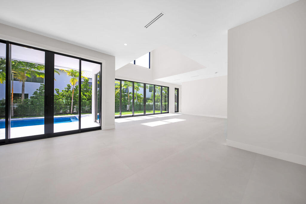 RIO VISTA ISLES - Residential