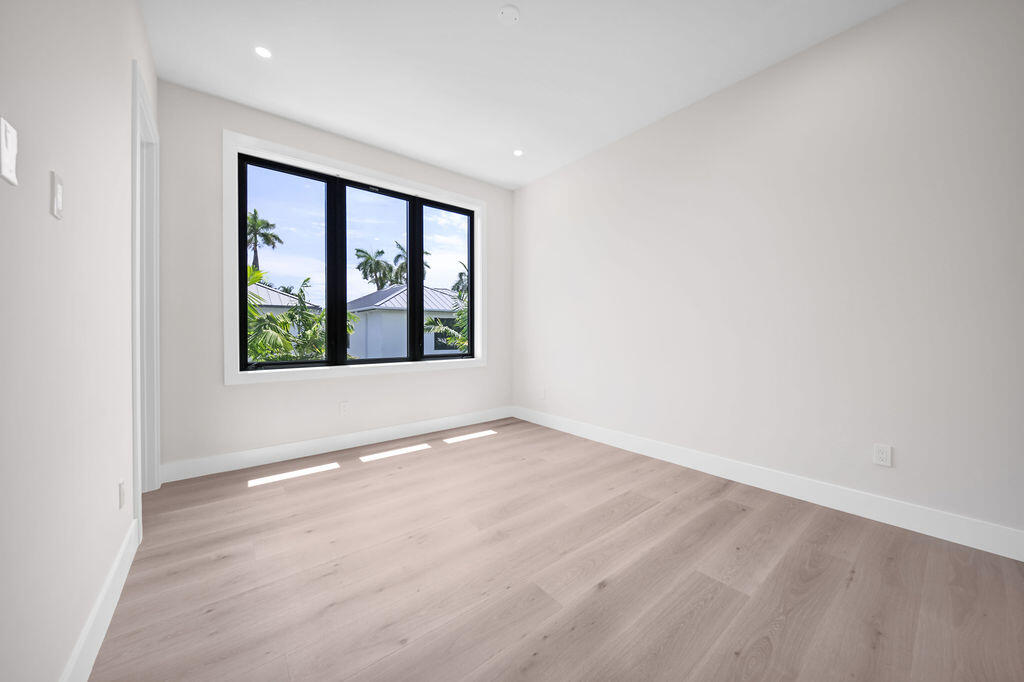 RIO VISTA ISLES - Residential