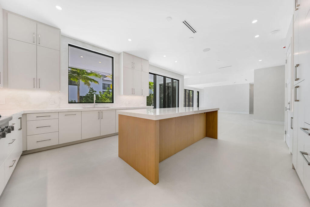 RIO VISTA ISLES - Residential