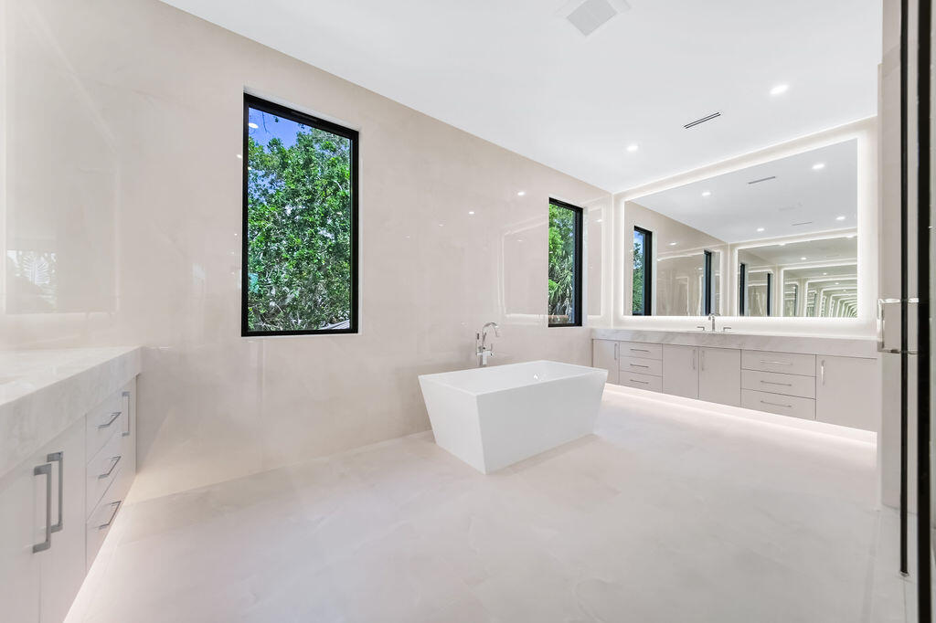 RIO VISTA ISLES - Residential