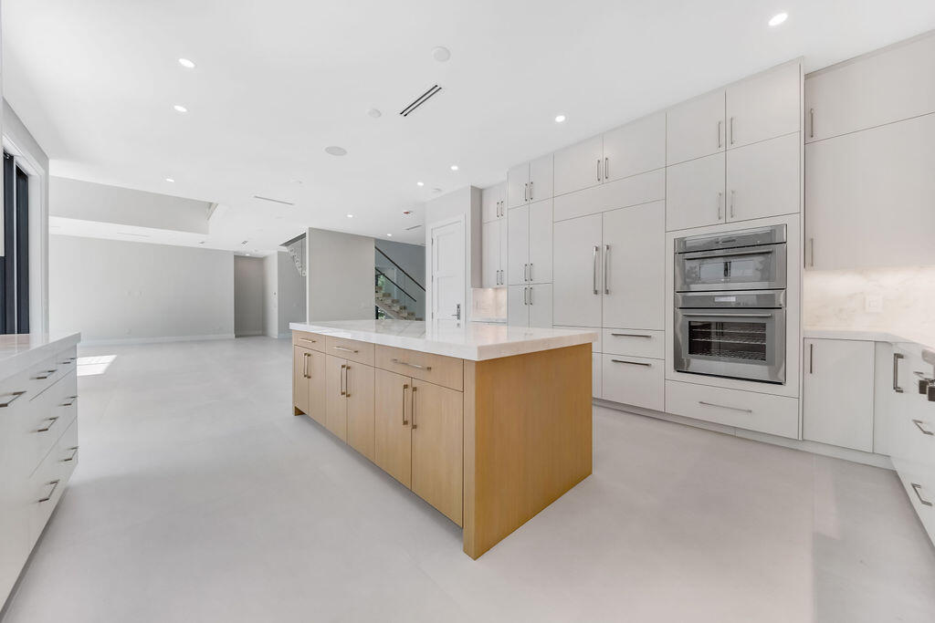 RIO VISTA ISLES - Residential