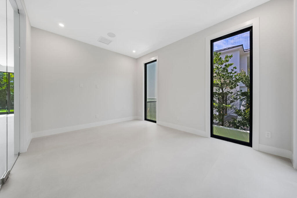 RIO VISTA ISLES - Residential