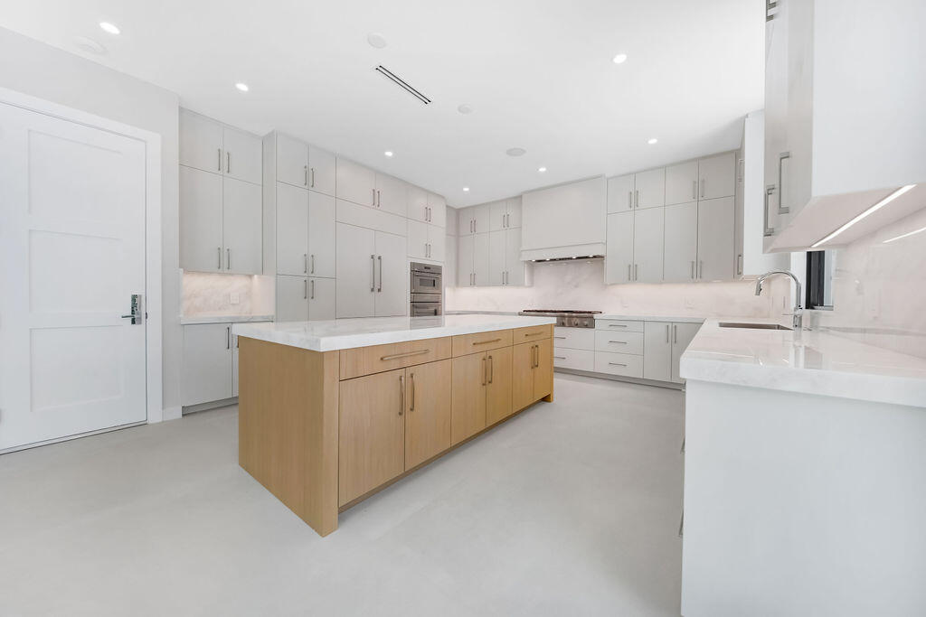 RIO VISTA ISLES - Residential