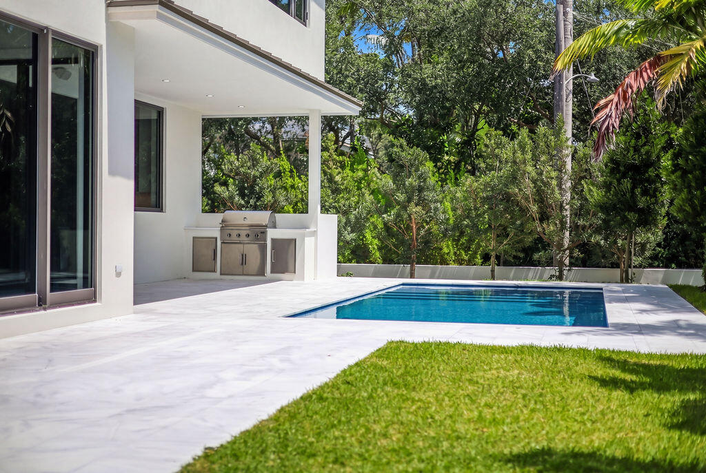 RIO VISTA ISLES - Residential