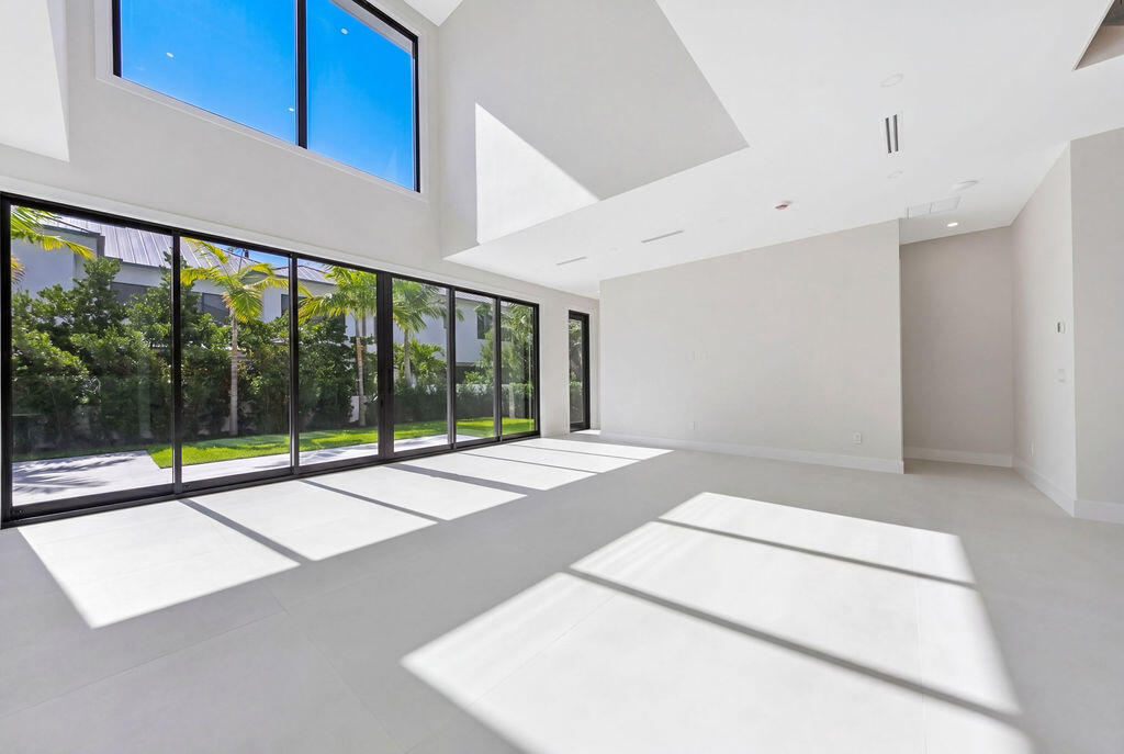 RIO VISTA ISLES - Residential