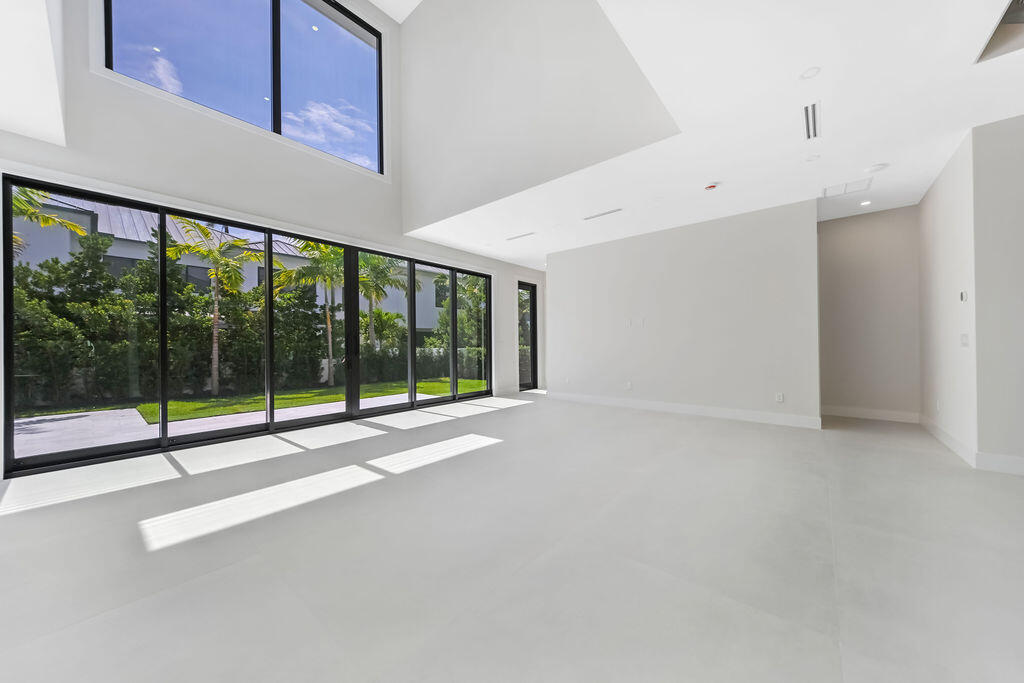 RIO VISTA ISLES - Residential