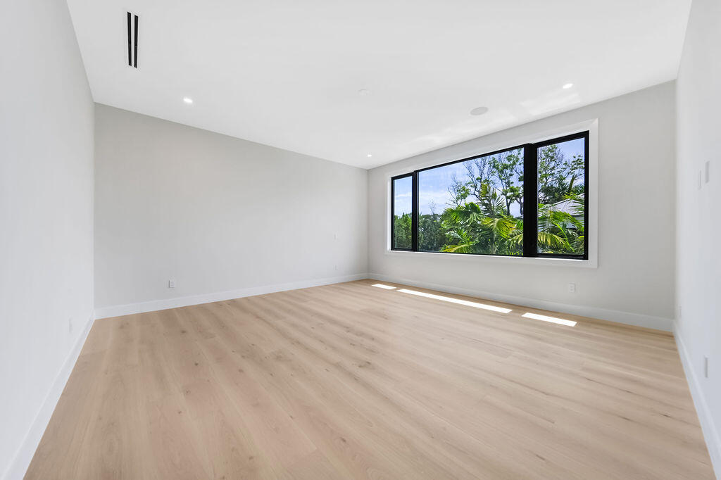 RIO VISTA ISLES - Residential