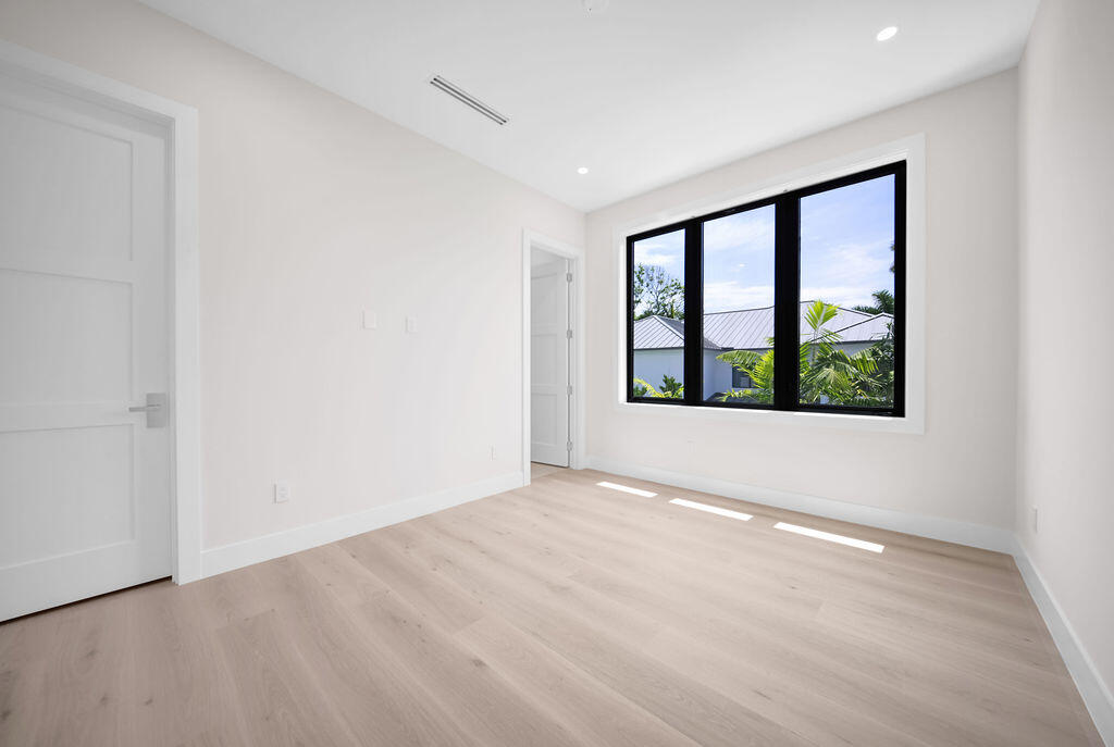 RIO VISTA ISLES - Residential