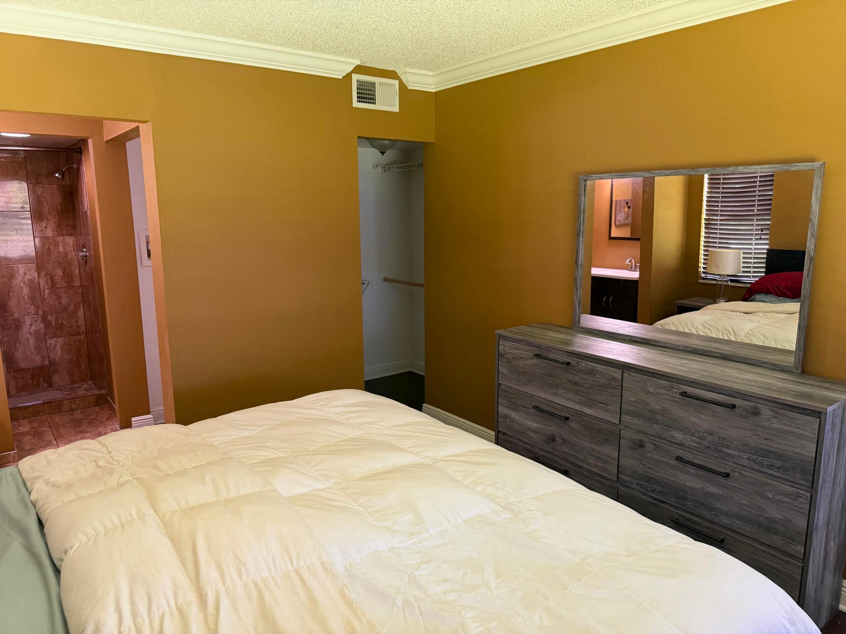 WINDING LAKE AT WELLEBY CONDO - Residential