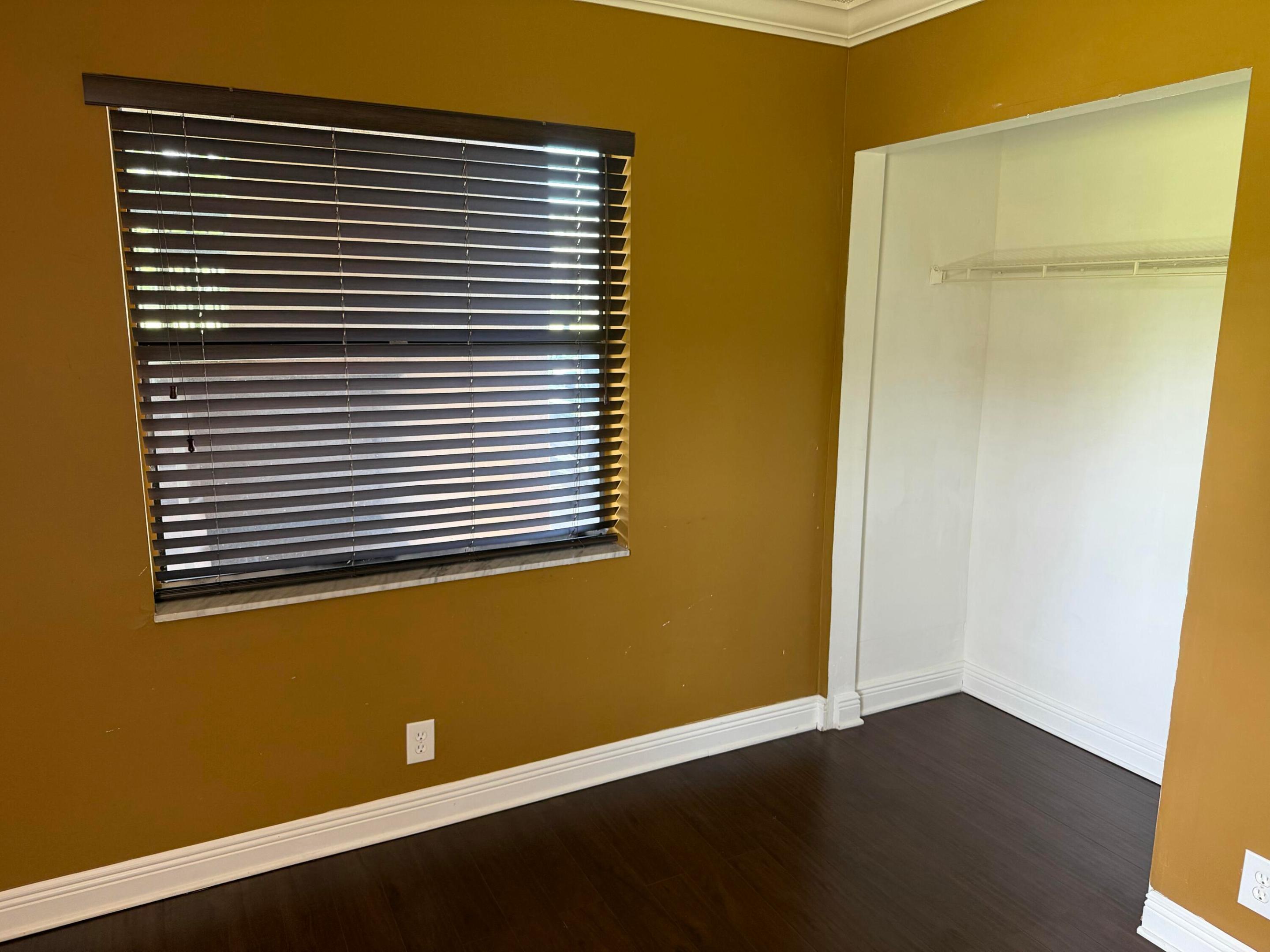 WINDING LAKE AT WELLEBY CONDO - Residential