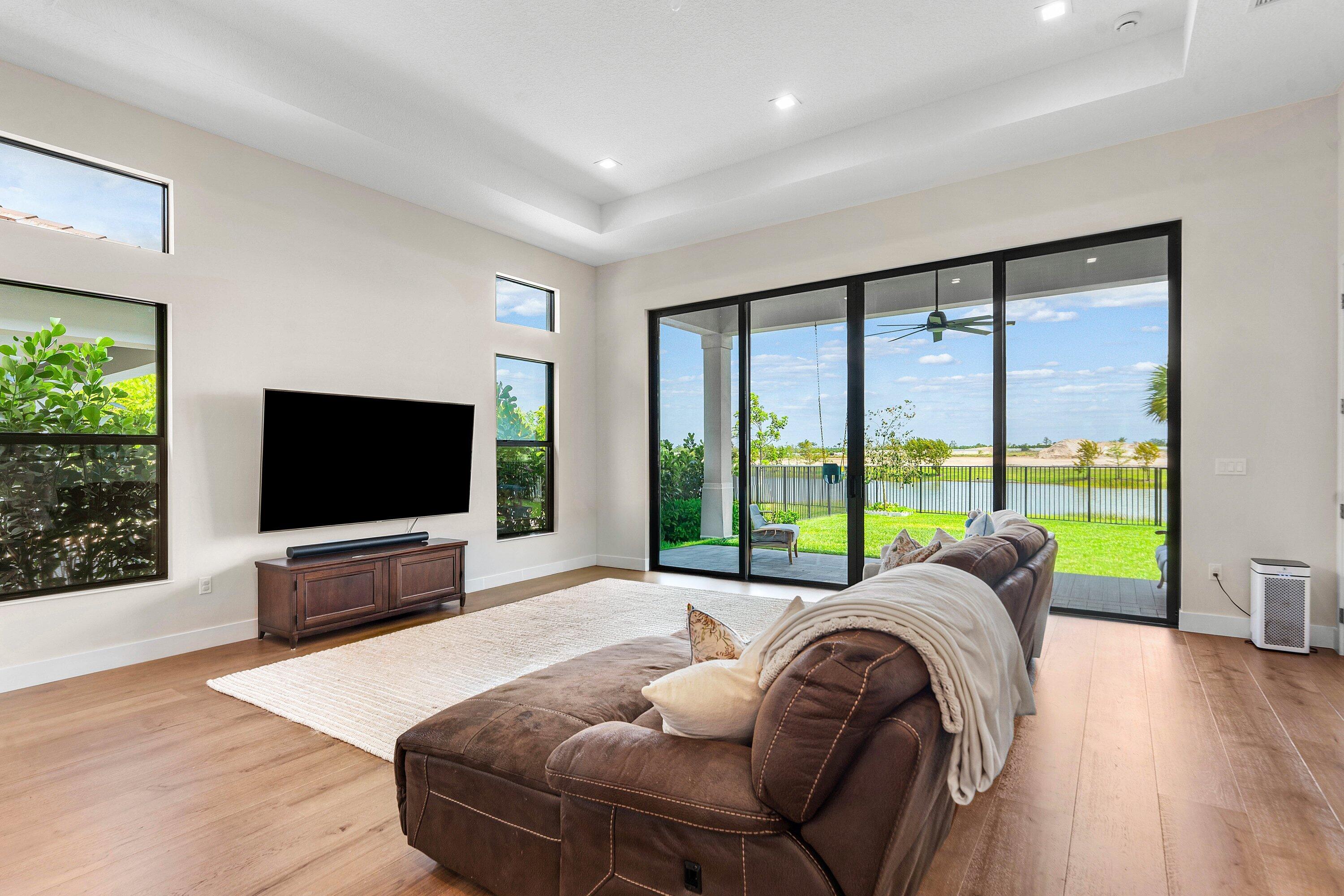 AVENIR POD - Residential Lease