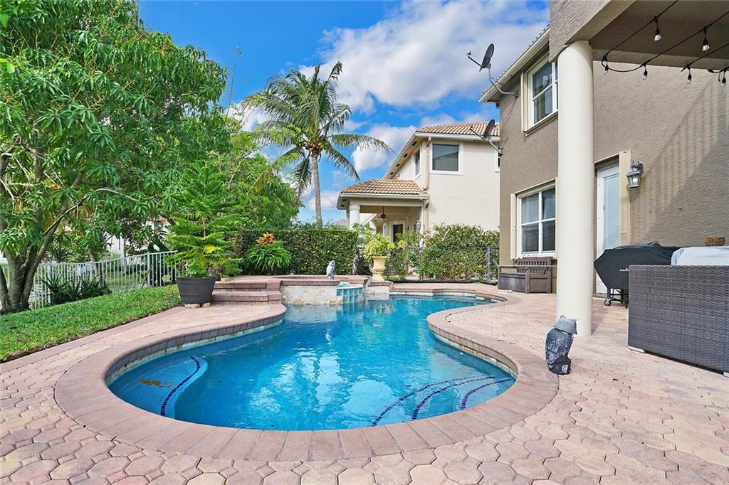 Westchester Lakes 155-47 - Residential