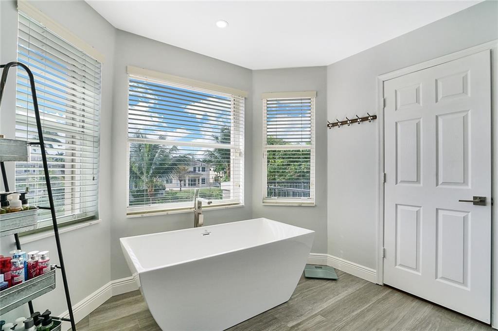 Westchester Lakes 155-47 - Residential