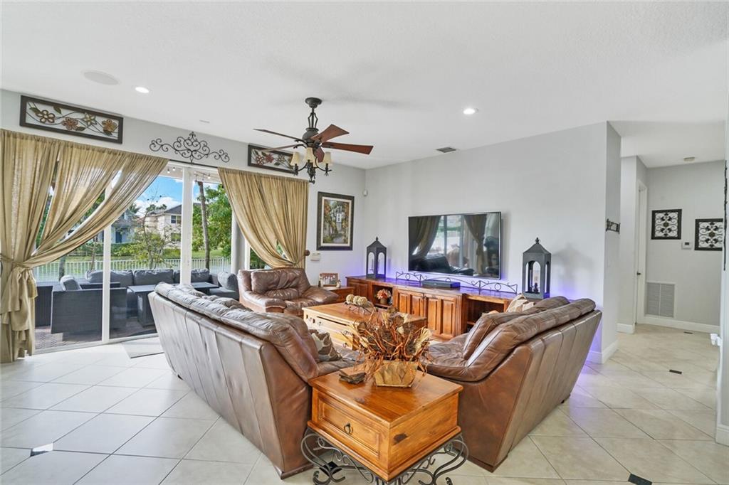 Westchester Lakes 155-47 - Residential