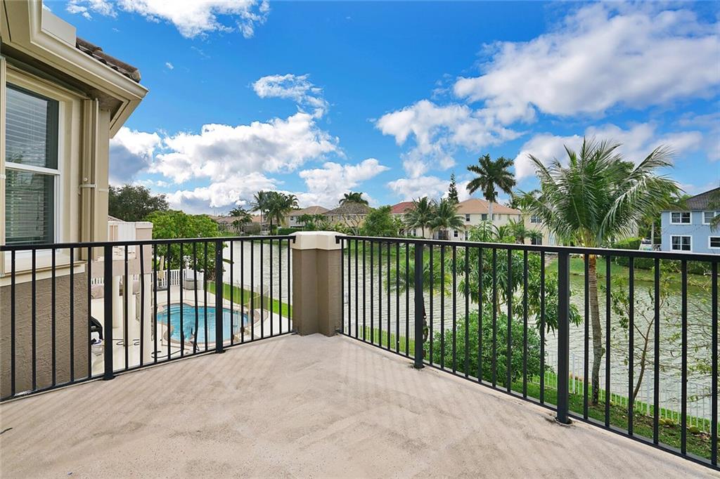 Westchester Lakes 155-47 - Residential