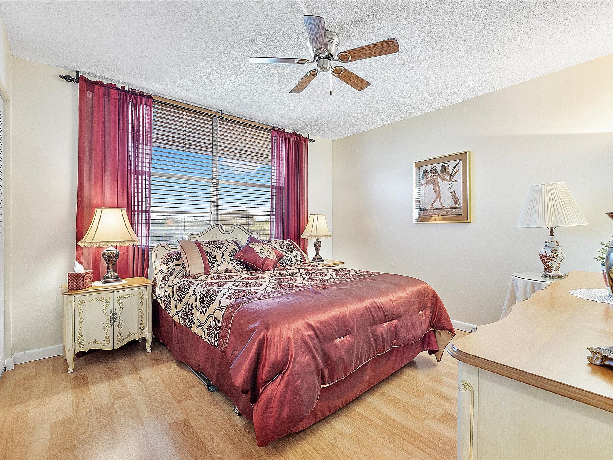 PALM SPRINGS 2 - Residential