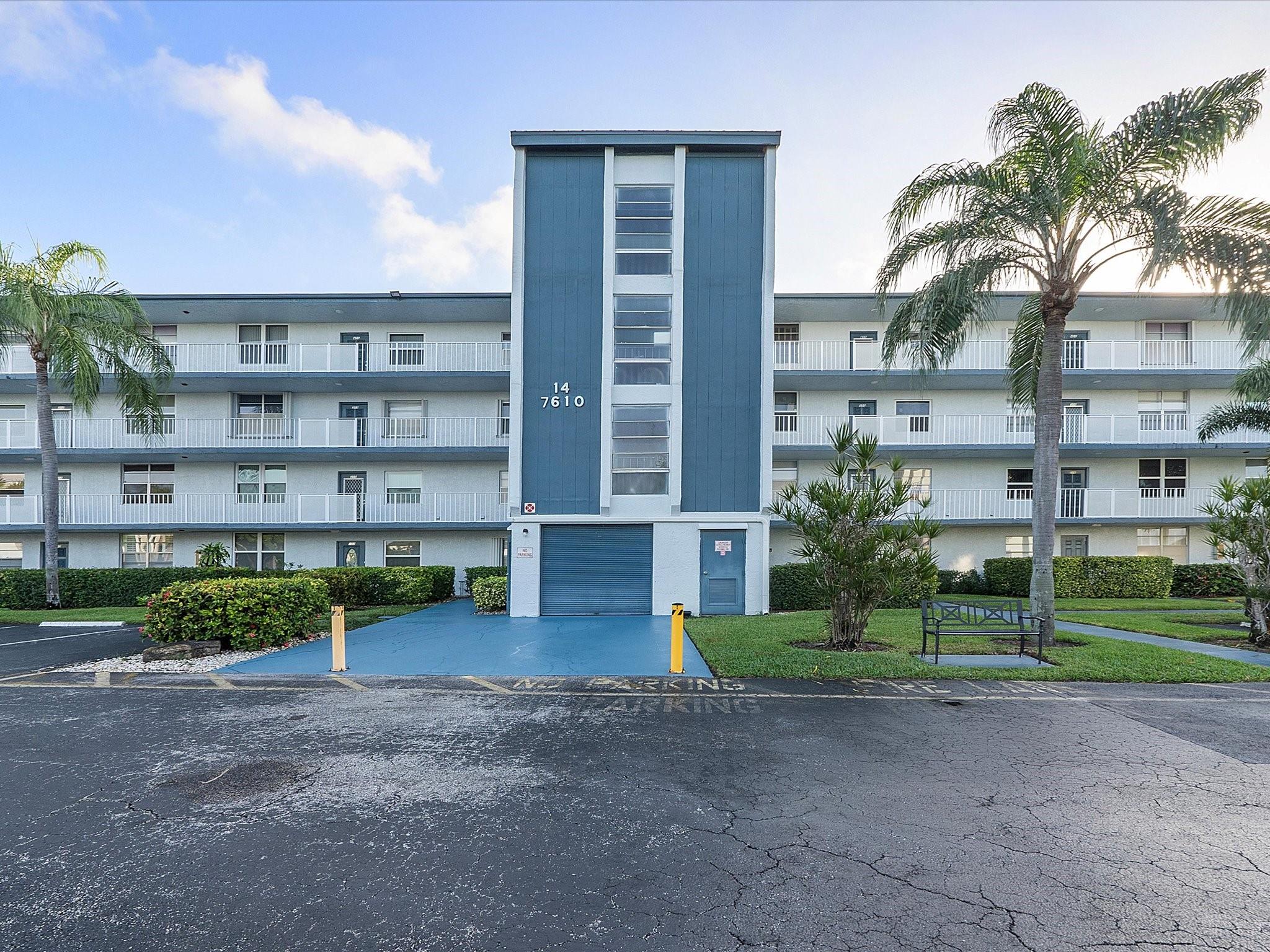 PALM SPRINGS 2 - Residential